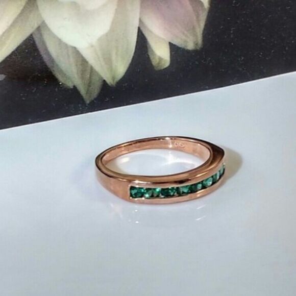 Emerald Ring in Rose Gold Size 6-1/4 - Picture 2 of 7